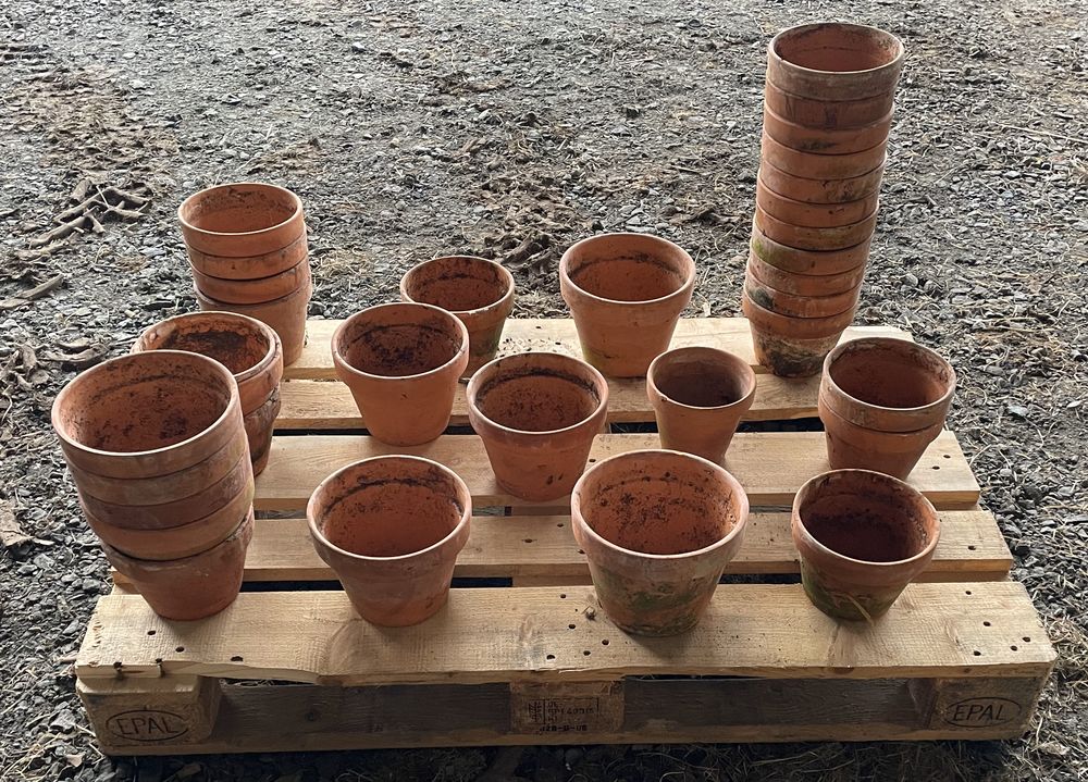 Pots en terre cuite et en plastique en lot ou &agrave; l'unit&eacute; Jardin