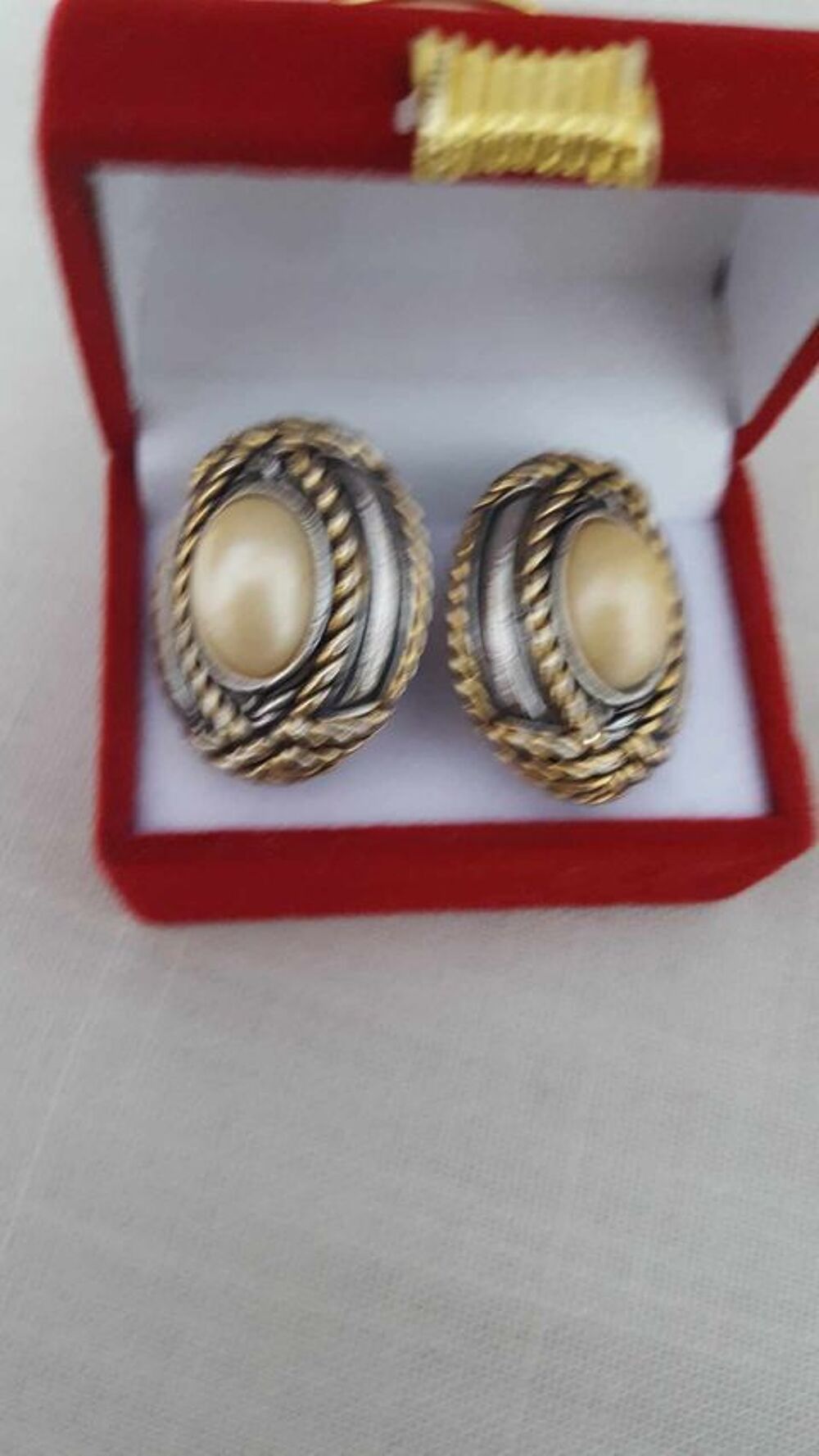  Trois paires anciennes boucles oreilles clips crochet 1331 Bijoux et montres