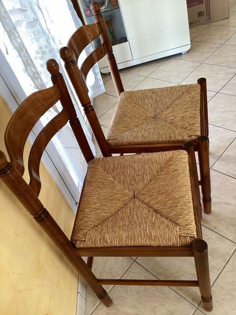 Un lot de chaises 40 Nandax (42)