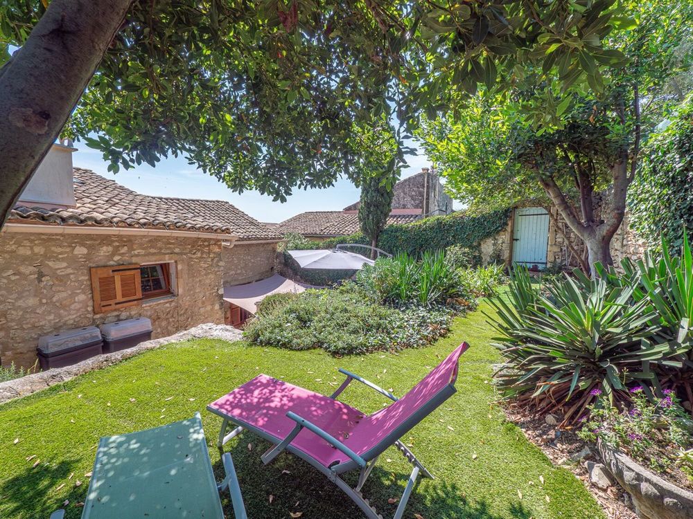 Maison 7 pièces 220 m² · à Lédenon · 220 m² · 489 000 €