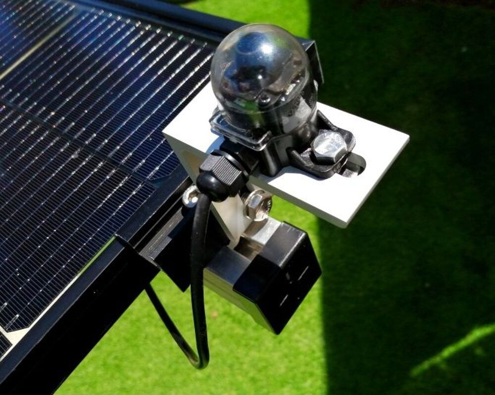 Tracker solaire 4 panneaux de 500 watts livr&eacute; pos&eacute; Bricolage