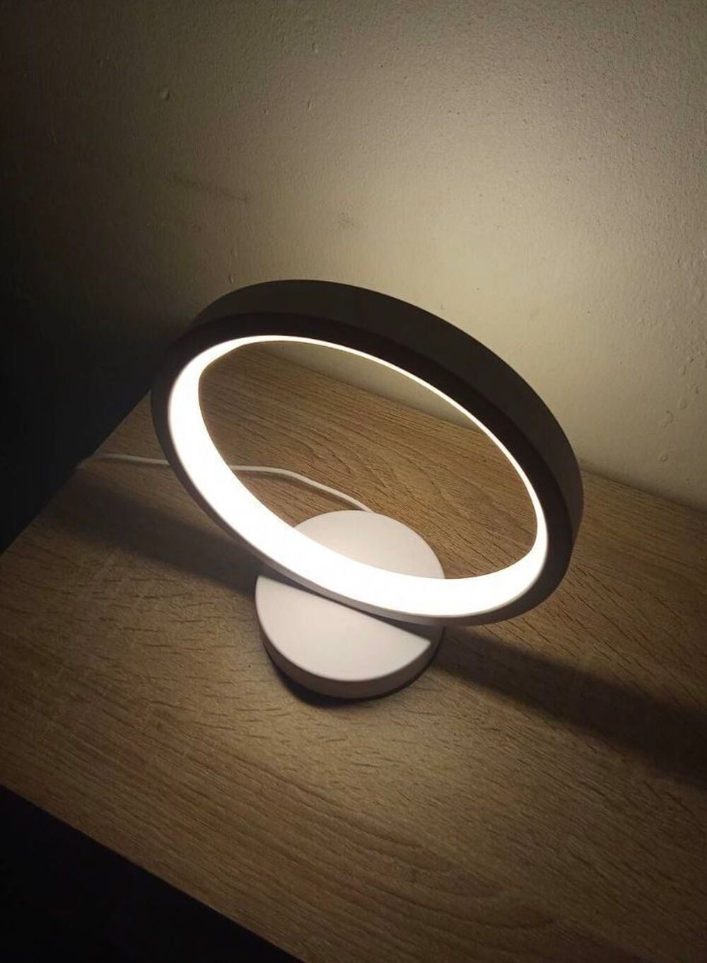 Lampe de table circulaire design Décoration