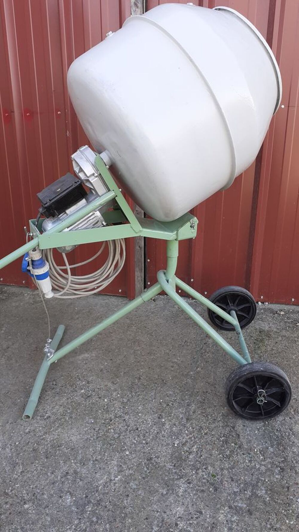 BETONNIERE ELECTRIQUE Minib&eacute;ta 134 litres Cuve Acier Bricolage