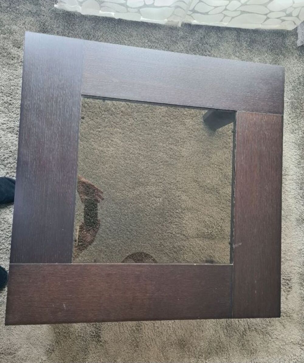 Table basse de 80x80x60 avec vitre centrale Meubles