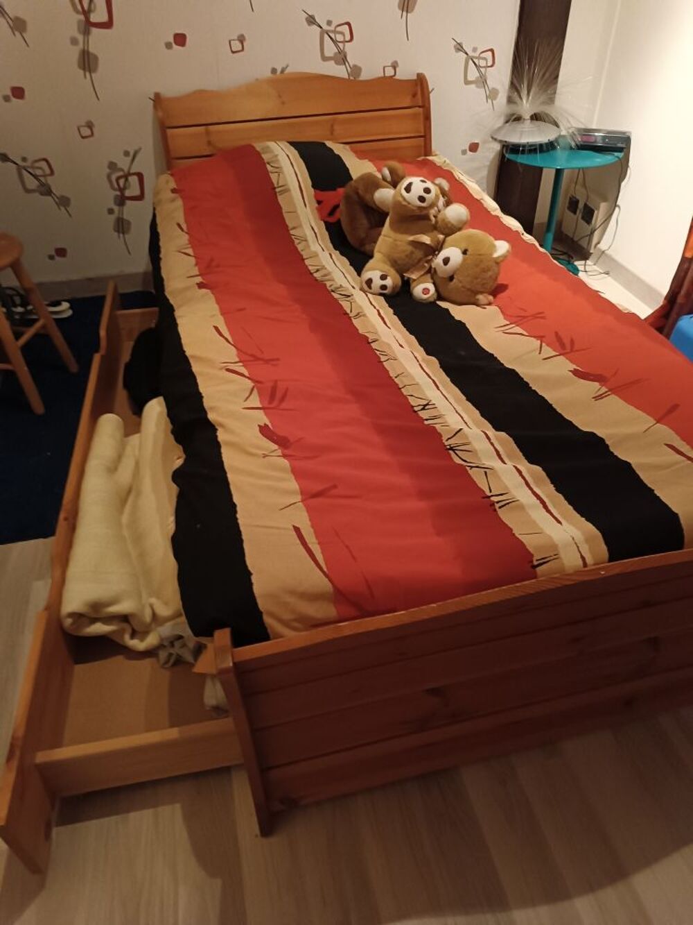 Lit 1 personne avec matelas et sommier Meubles