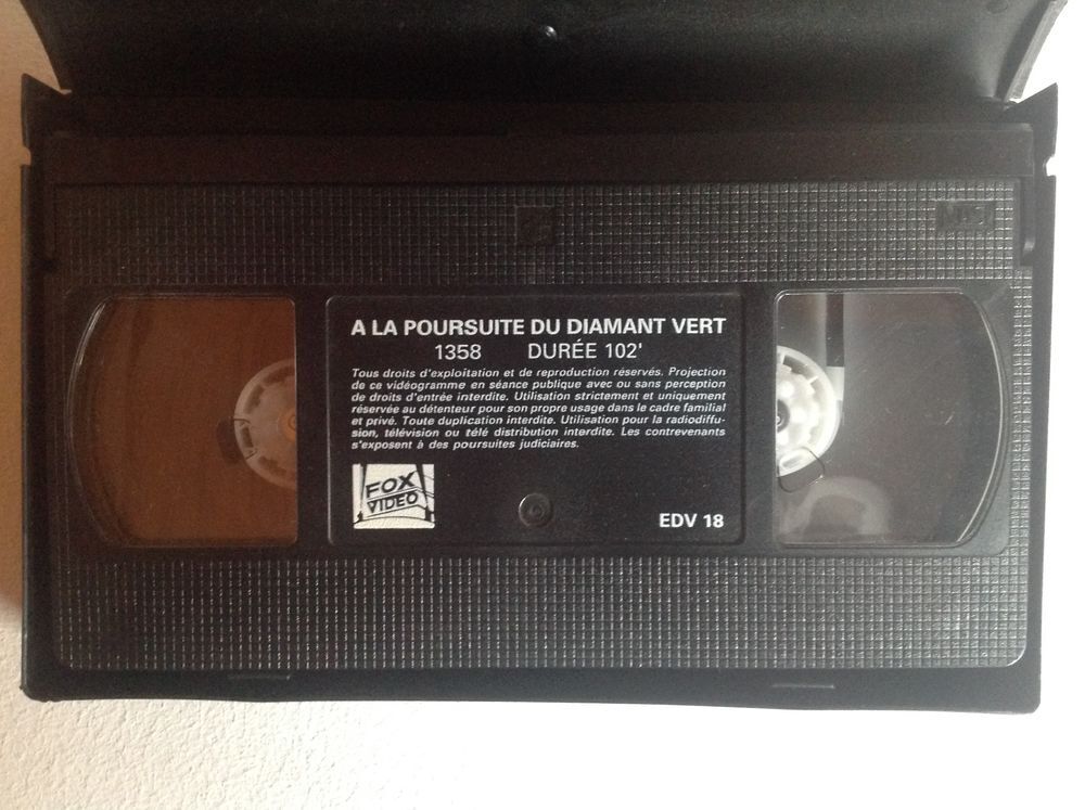 A LA POURSUITE DU DIAMANT VERT K7 VID&Eacute;O Envoi Possible
DVD et blu-ray