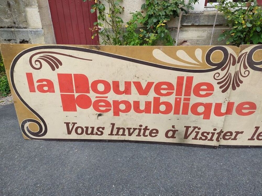 Panneau Publicitaire La Nouvelle R&eacute;publique Village Indien 