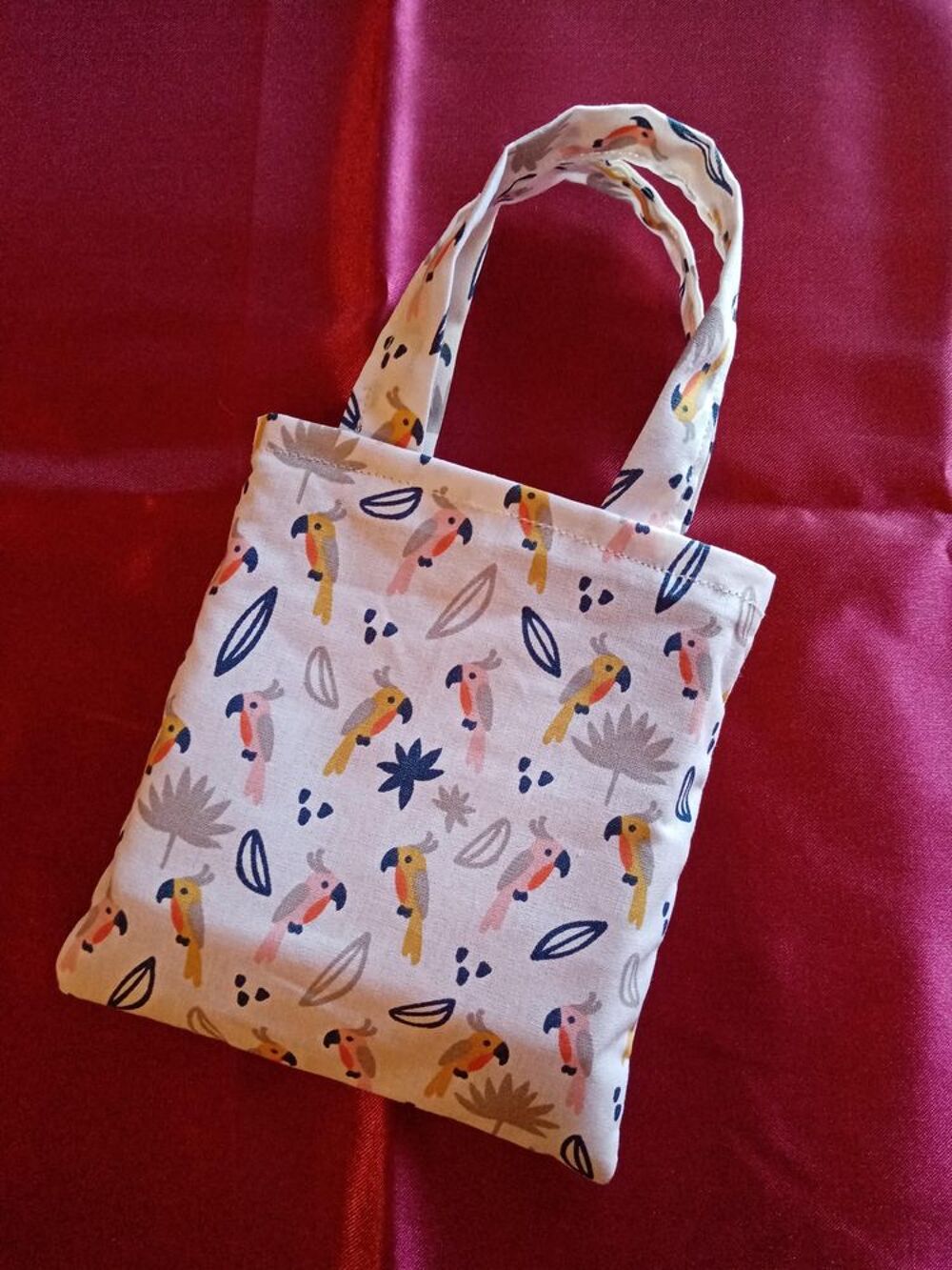 Lingettes dans leur mini tote bag ( Neuf) Puériculture