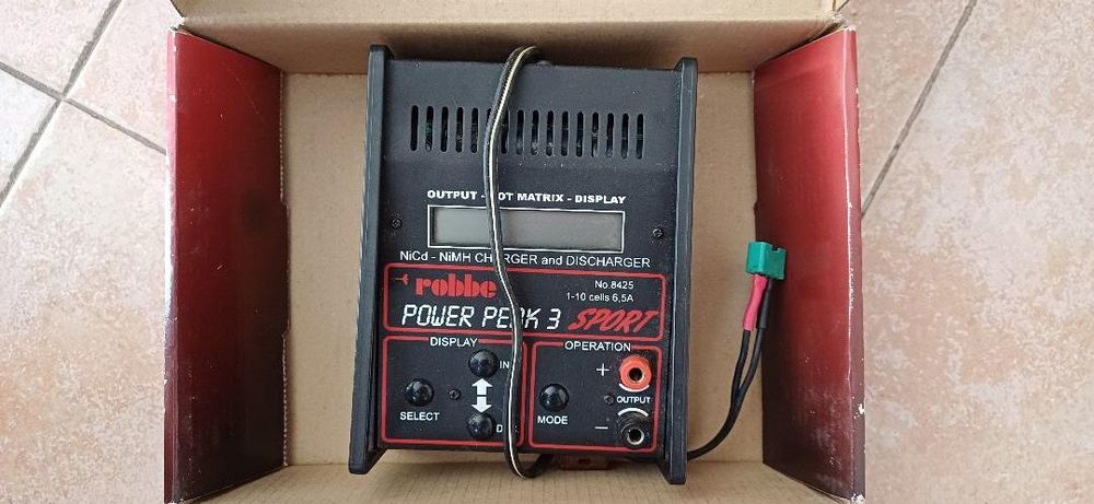 CHARGEUR ROBBE POWER PEAK 3 / 24 SPORT 
Bricolage
