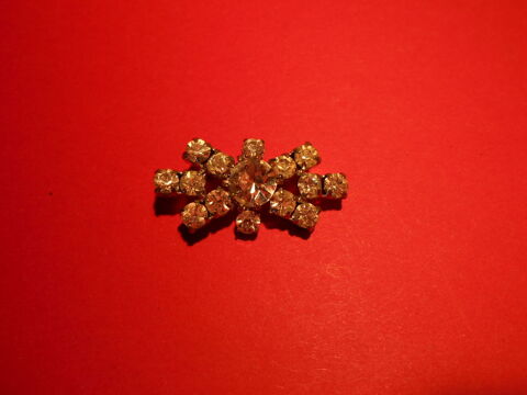 BROCHE   toile   9 Dammarie-les-Lys (77)