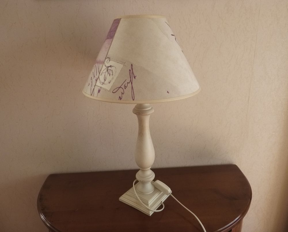 grande lampe blanc &eacute;cru rose mauve Décoration