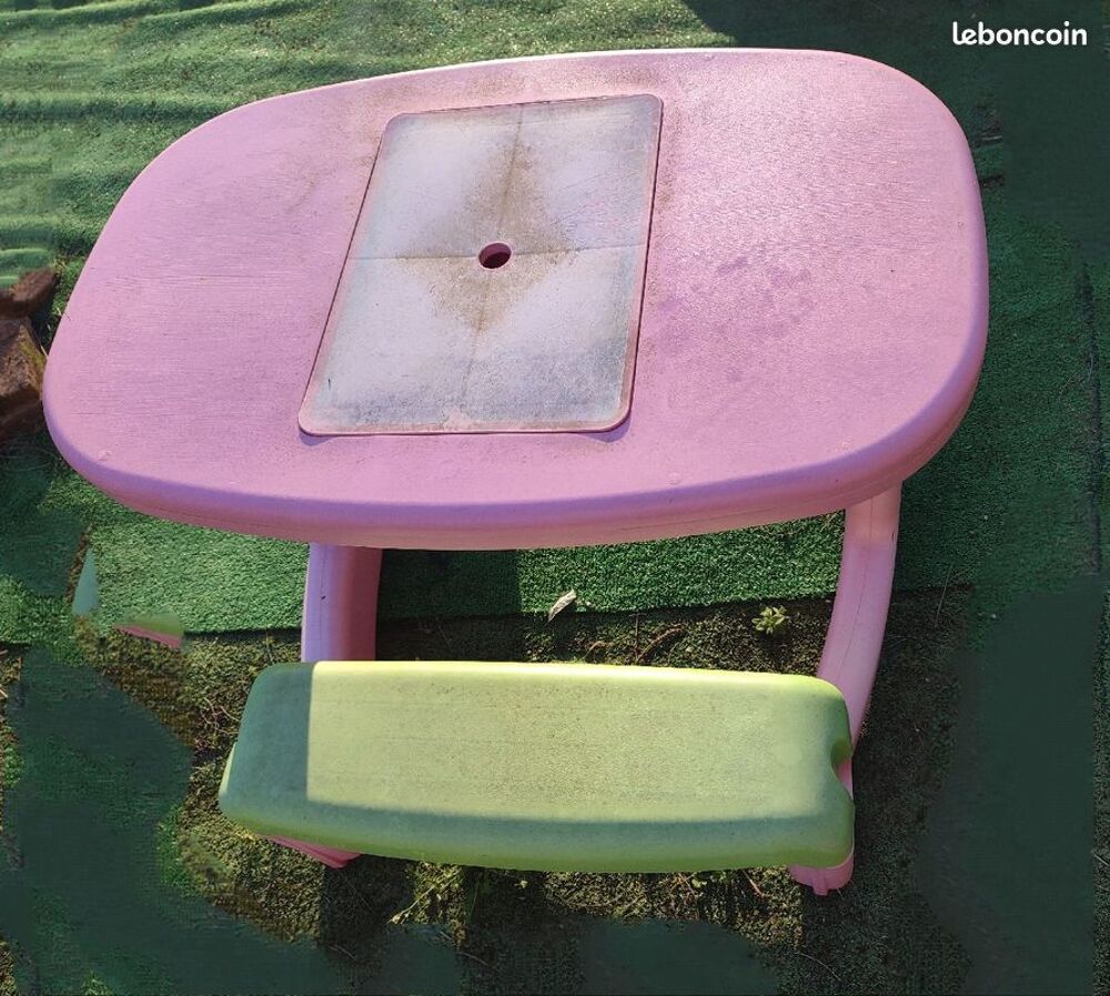 Table de jardin ou int&eacute;rieur enfant avec assises Mobilier enfants