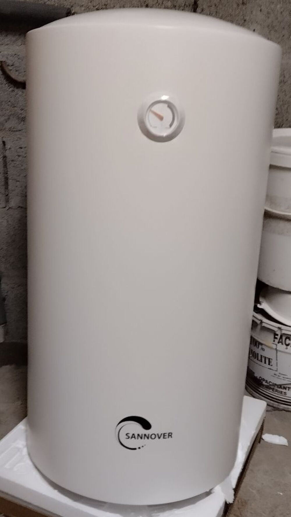 Chauffe-eau &eacute;lectrique neuf Sannover blanc 100 litres Bricolage