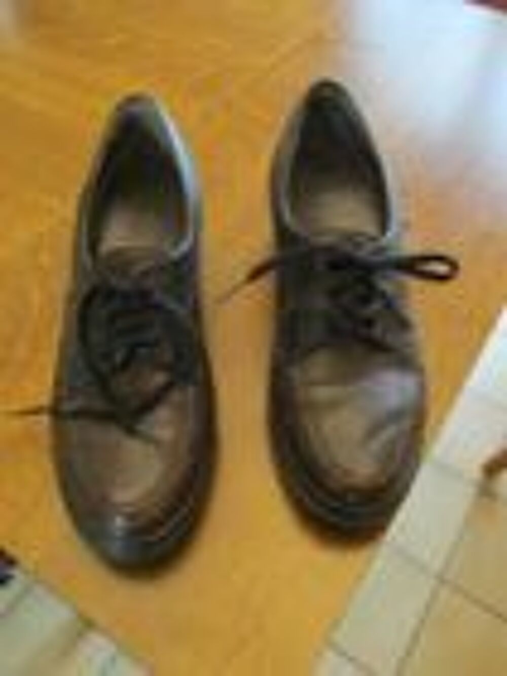 Souliers m&eacute;phisot pratiquement neuf Chaussures