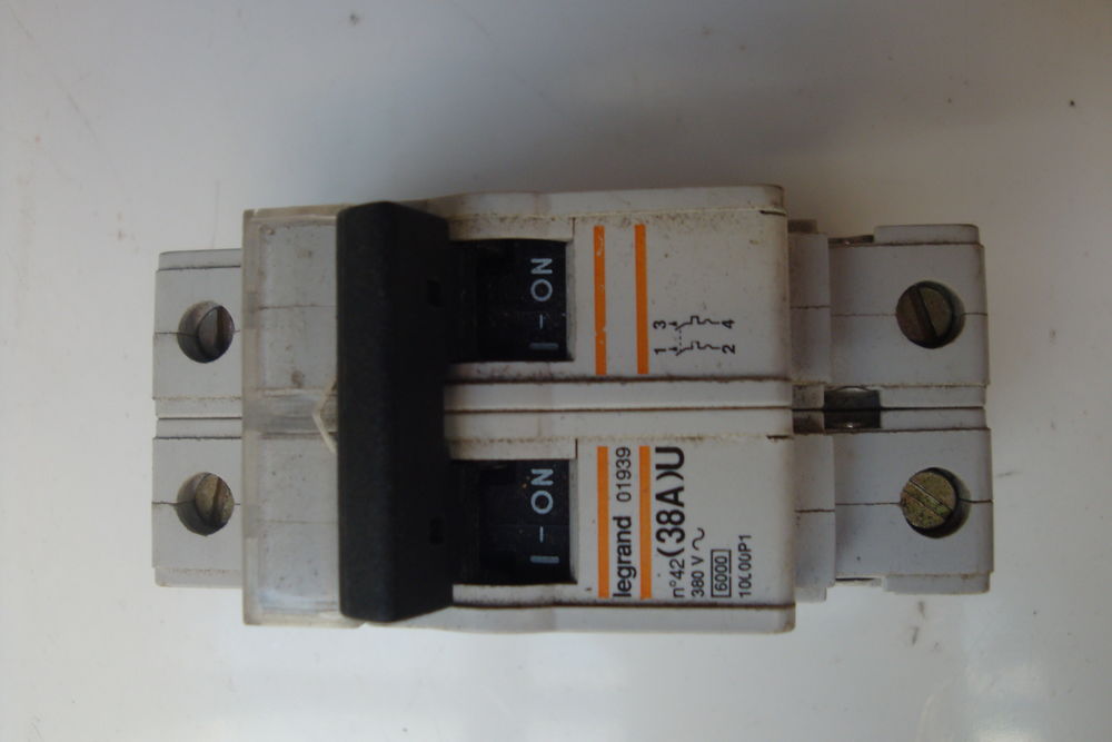 Disjoncteur Legrand 38 A Bricolage