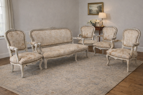 Je suis un salon Louis XV de 5 belles pi�ces � retaper 200 Saint-Seurin-de-Cadourne (33)