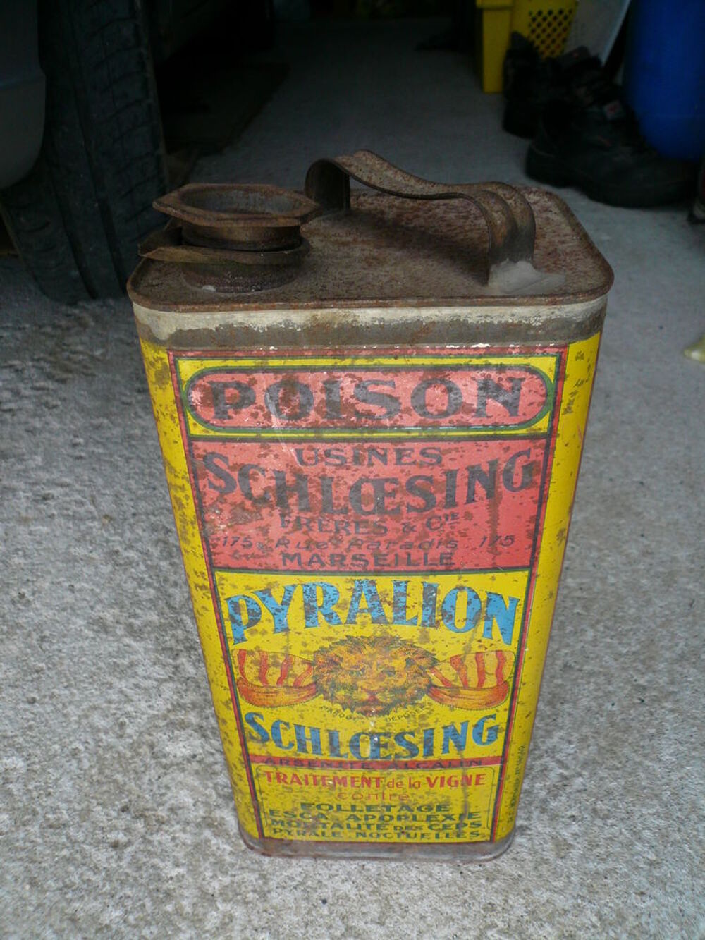 Bidon ancien PYRALION Usines SCHLOESING FRERES 