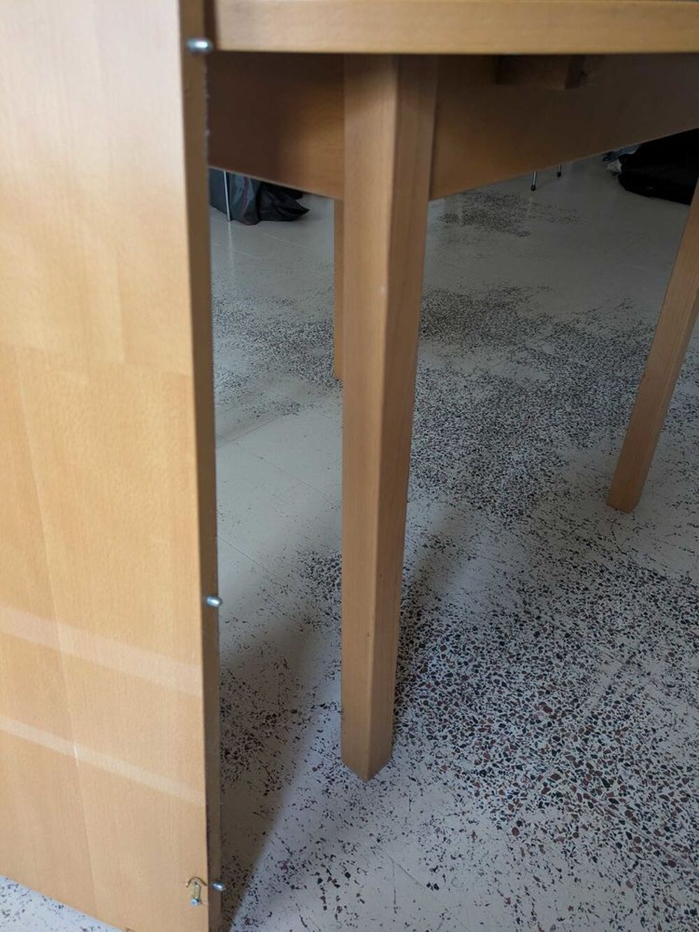 Table ronde en h&ecirc;tre, et rallonge Meubles