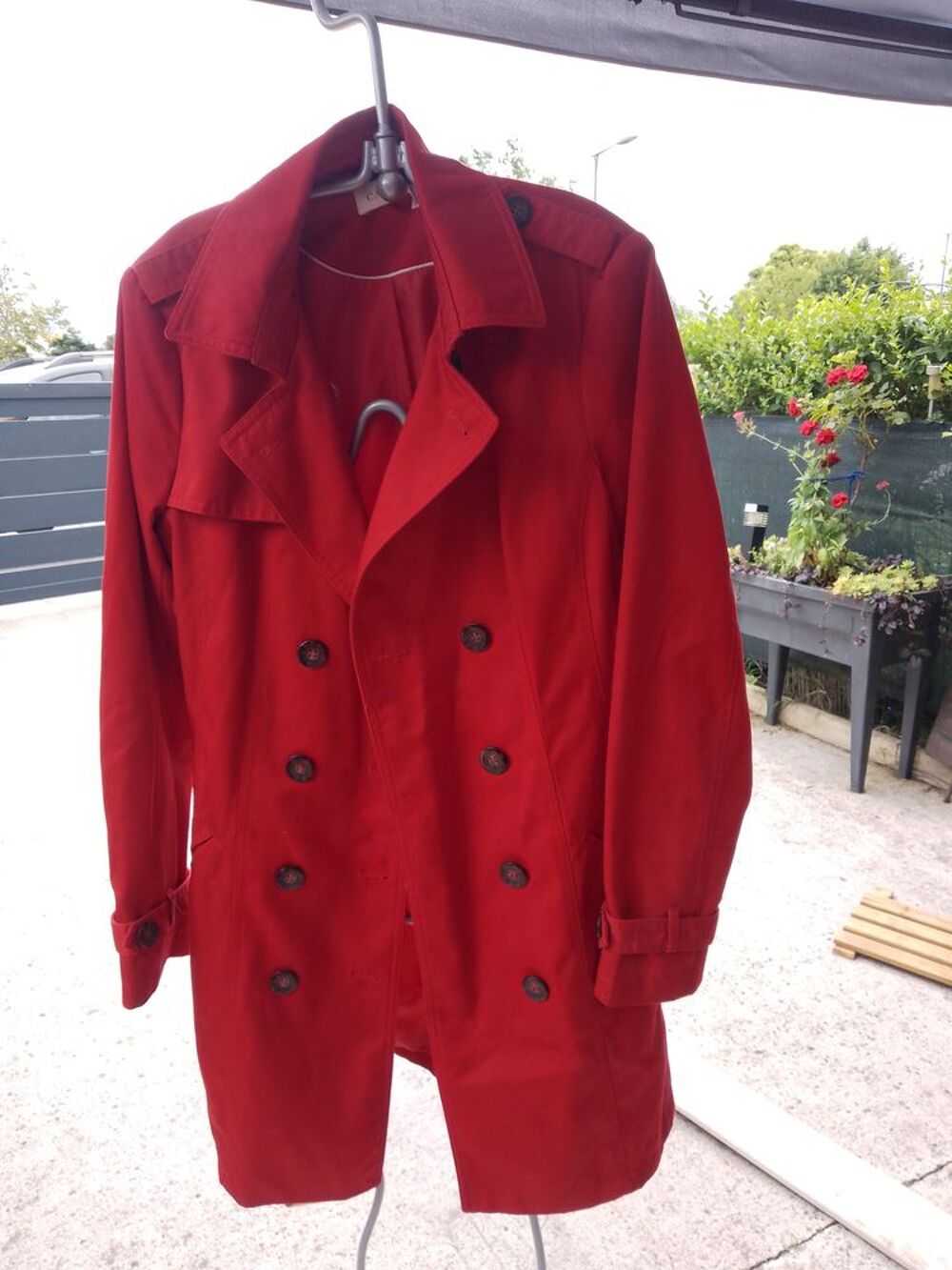 V&ecirc;tements bon &eacute;tat blousons robes bottines Vêtements