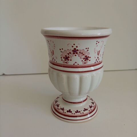 Petite poterie artisanale de Prague, jura vanya              15 Saumur (49)