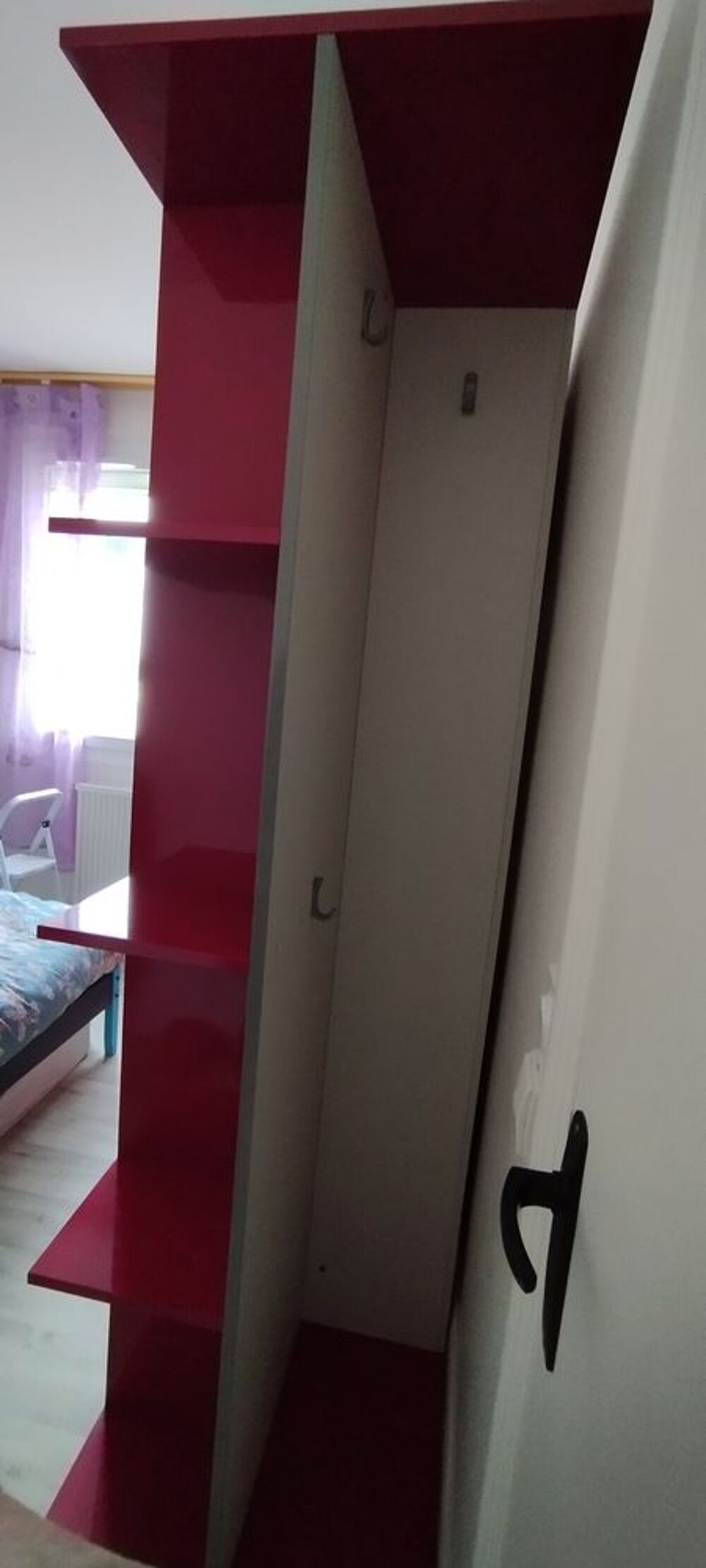 Tr&egrave;s belle armoire laqu&eacute;e Meubles