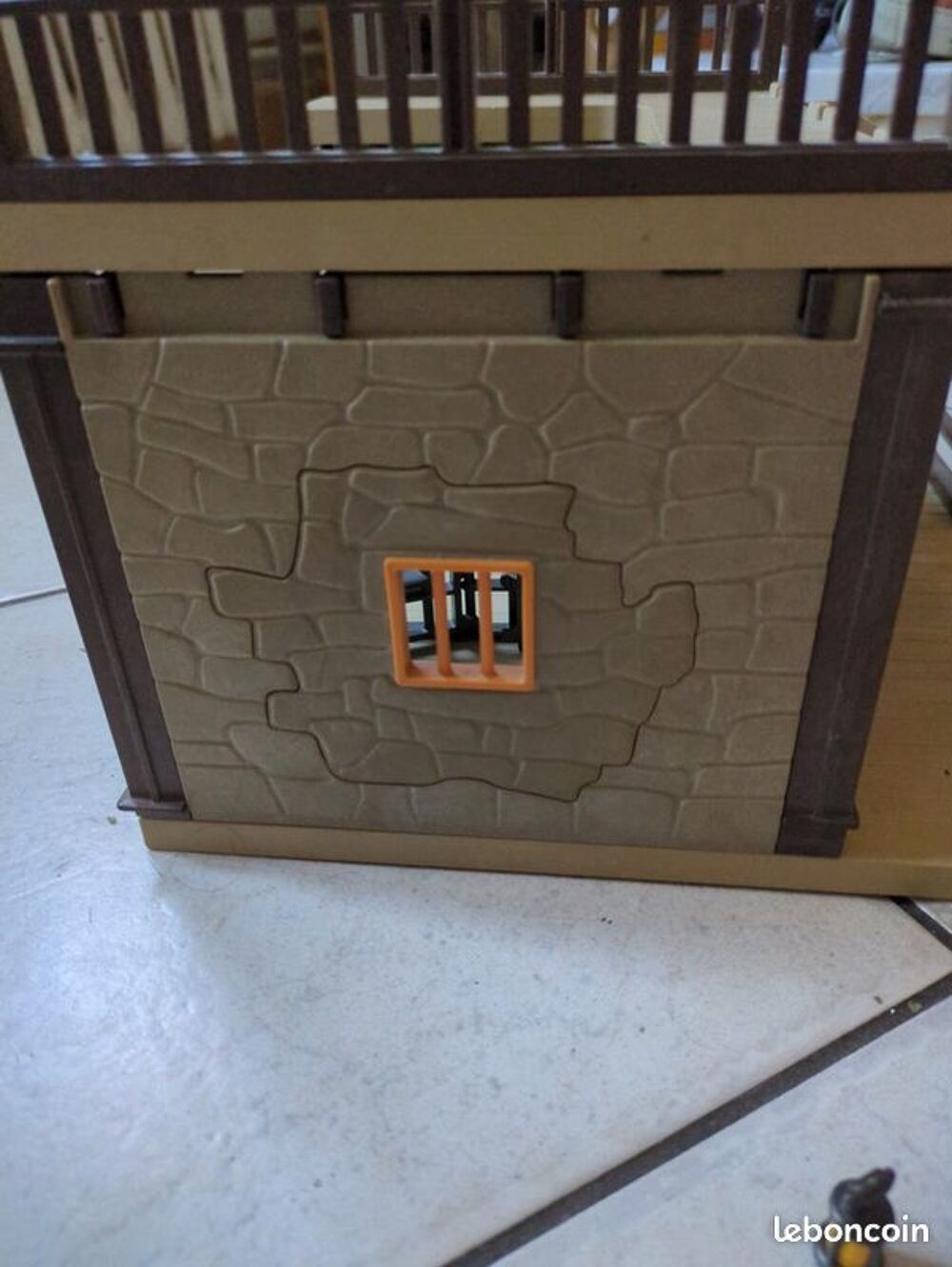 PLaymobil la maison du sh&eacute;rif / prison vintage Jeux / jouets