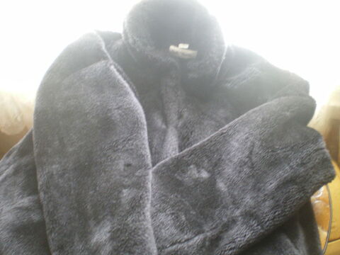 Veste en imitation fourrure noire Caen (14)