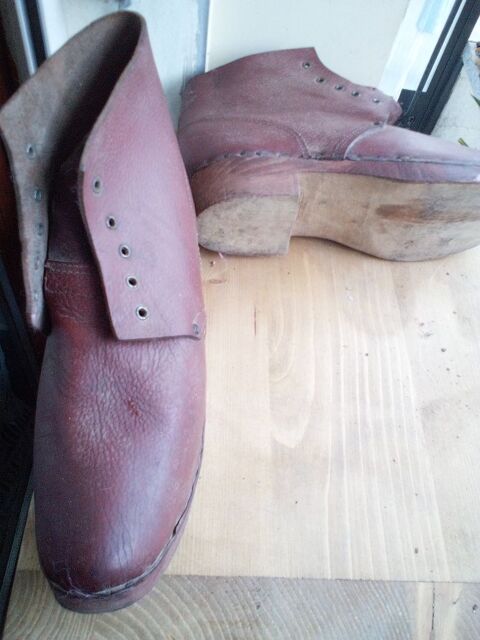 Sabot semelle de bois et dessus en cuir Sonnaz (73)