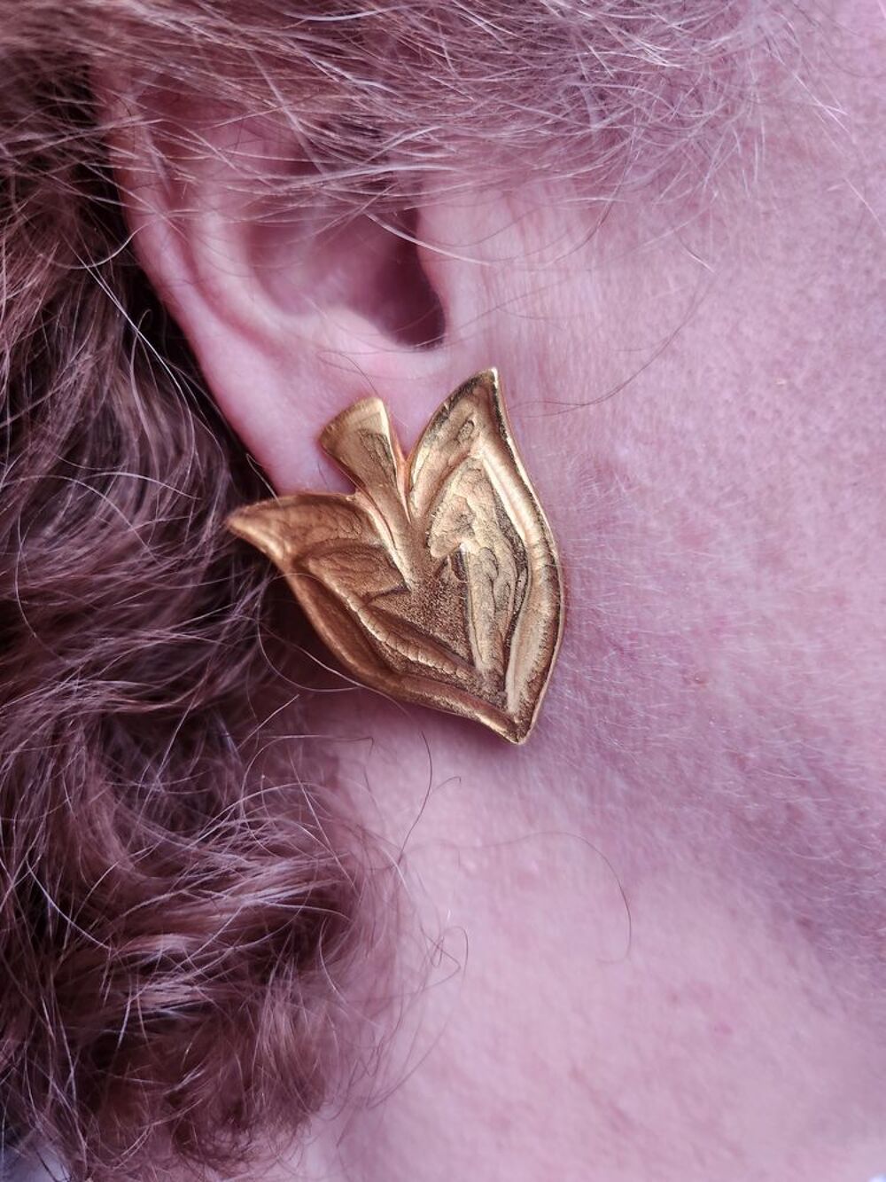 BO Clip dor&eacute;e mat, pointe de fl&egrave;che LANVIN Bijoux et montres