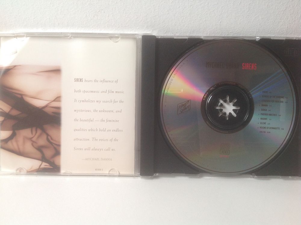 MYCHAEL DANNA SIRENS Envoi Possible
CD et vinyles