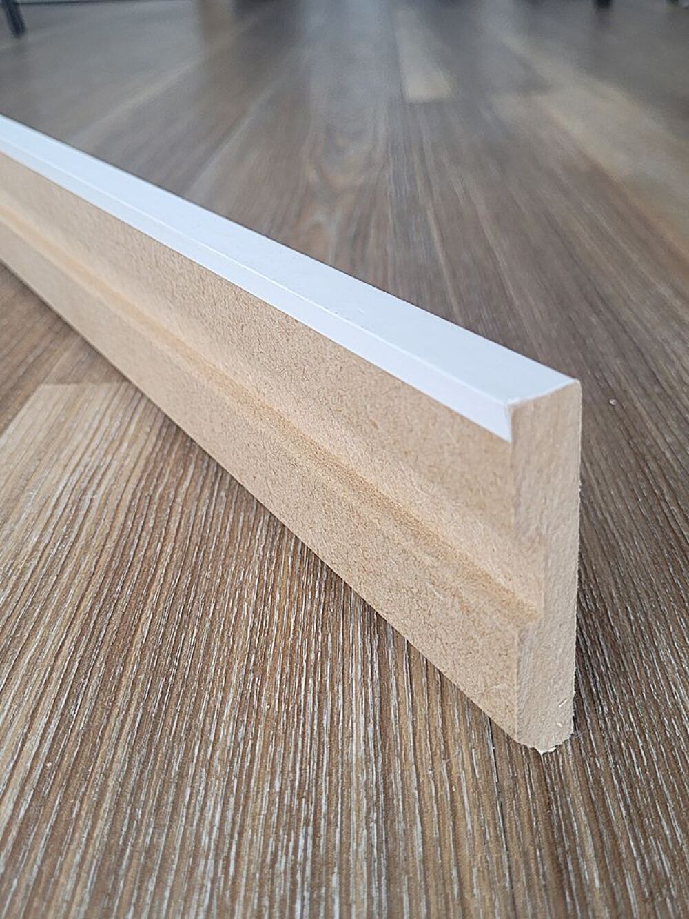 1 plinthe MDF pr&eacute;peinte blanche Bricolage