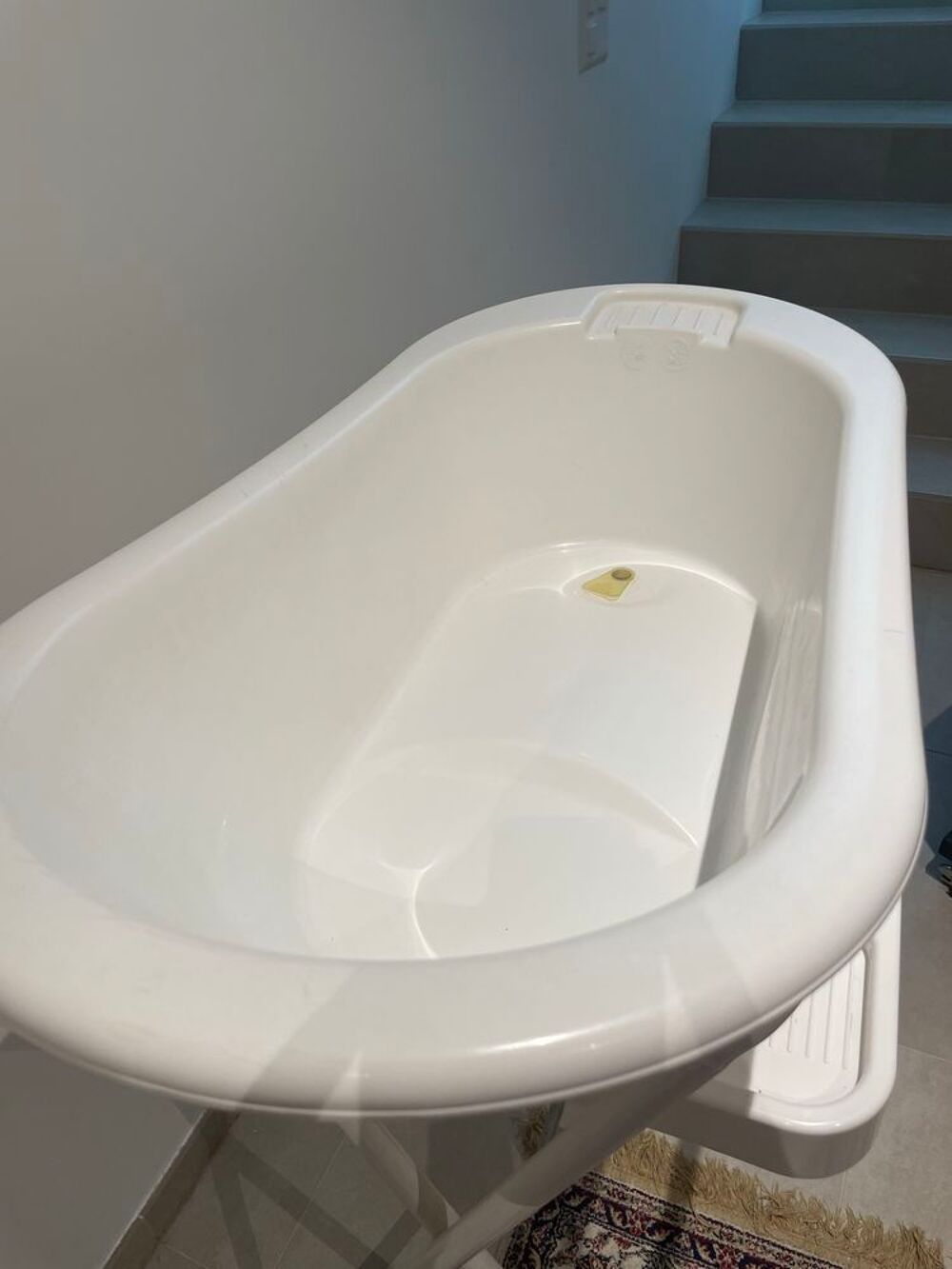 baignoire enfant avec support sur pieds Puériculture
