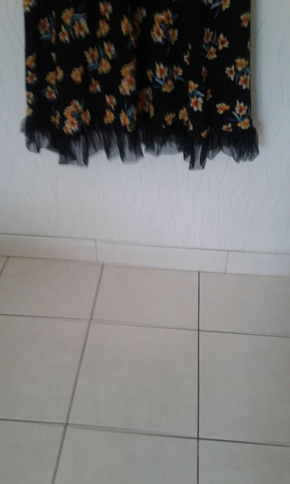 Robe d'&eacute;t&eacute; fleurie T. 44 Vêtements