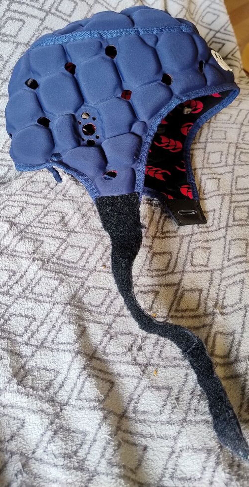 Casque rugby Canterbury bleu avec logo rouge &agrave; l'int&eacute;rieur Sports