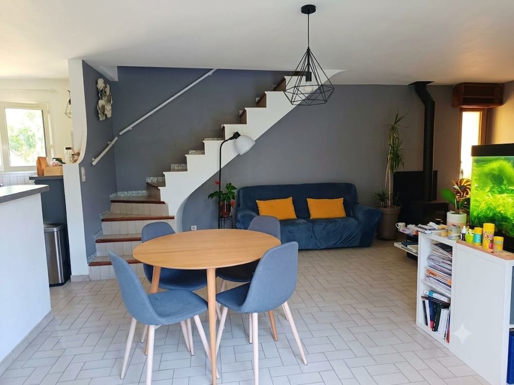Vente Maison Maison 5 pièces (3 chambres) 95 m2 La Crau !  435000 € La crau