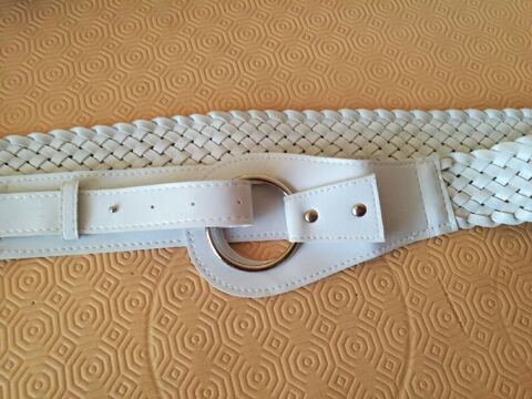Ceinture blanche tress�e pour femme 10 Villiers (86)