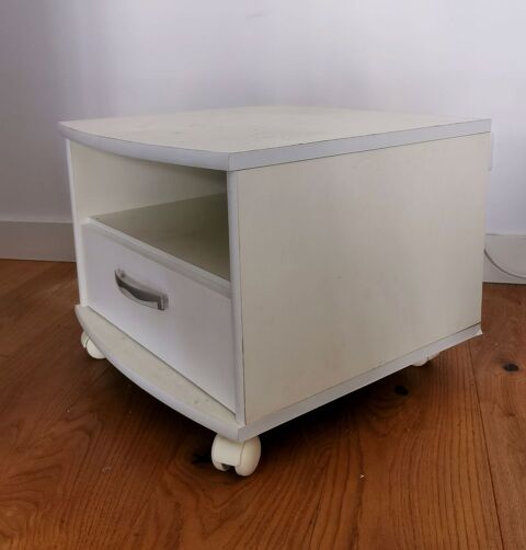 Table de chevet / Petit meuble de rangement sur roulettes bl 5 Lille (59)