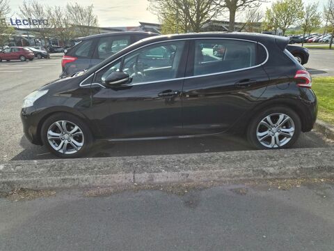 Peugeot 208 1.6 e-HDi 92ch BVM5 Allure 2014 occasion Caudry 59540