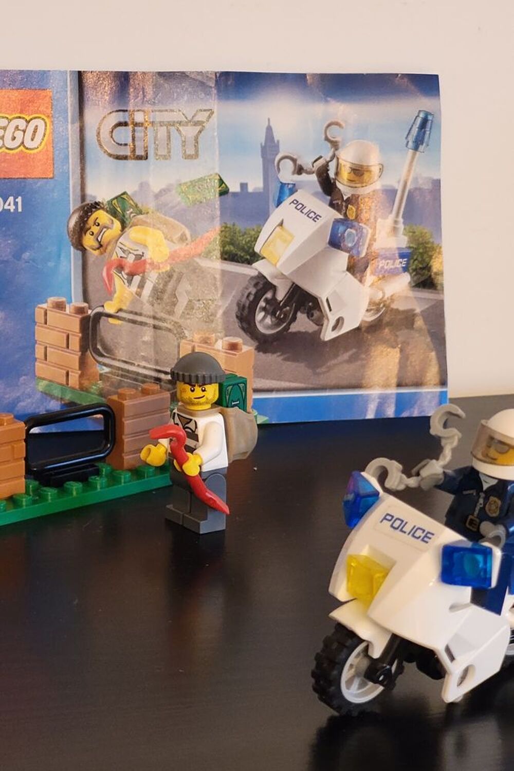 Lego city &agrave; la poursuite du bandit 60041 Jeux / jouets