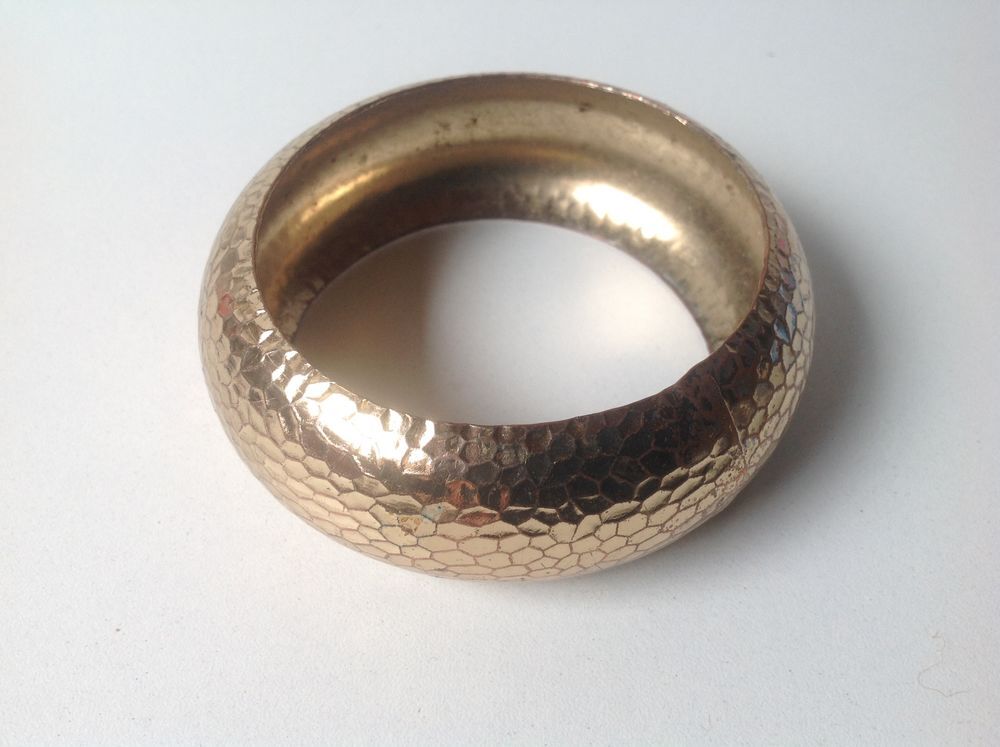 BRACELET DOR&Eacute; ET MARTEL&Eacute; Bijoux et montres