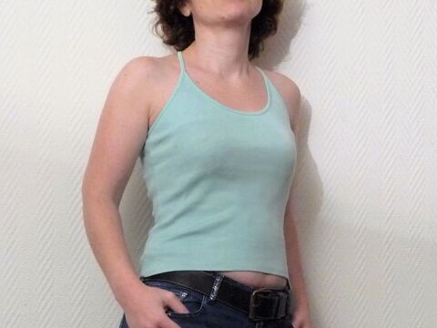 Top/ Tee Shirt Bleu Ciel � Bretelles Crois�es dans le Dos 4 Paris 15 (75)