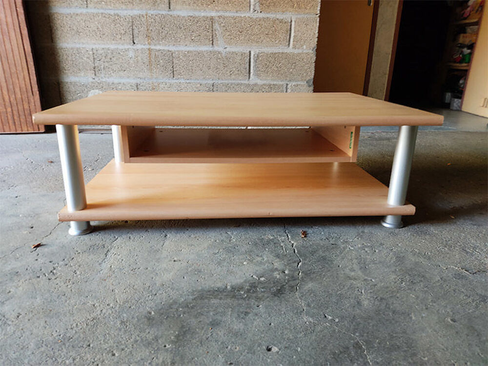 Table basse moderne en bois et pieds en m&eacute;tal Meubles