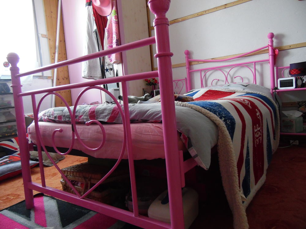 CHAMBRE FILLE Meubles