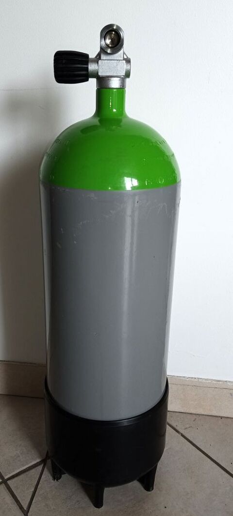 Bouteille tampon 15L (paintball)
190 Saint-Pierre-du-Champ (43)
