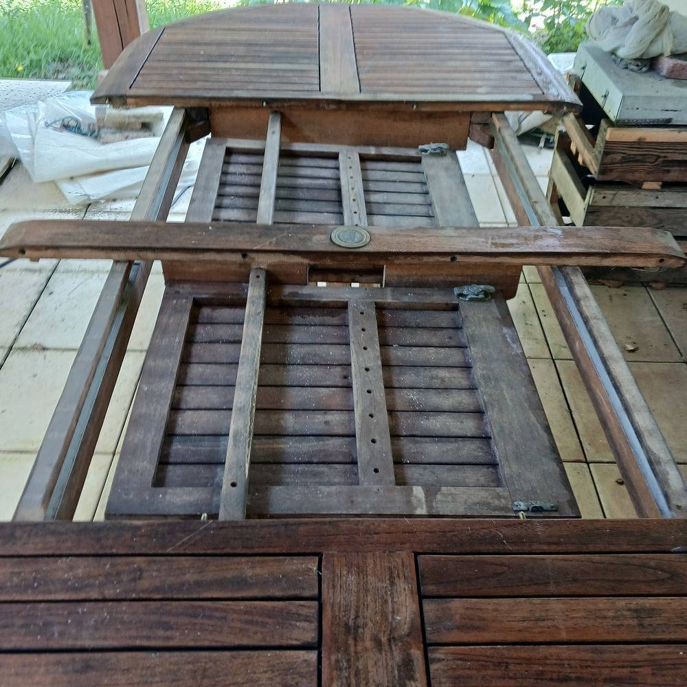 table teck + chaises de jardin Meubles