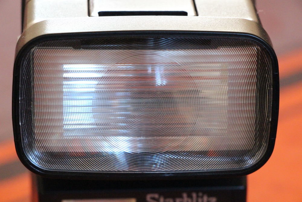Flash STARBLITZ 300DFC pour CANON Photos/Video/TV