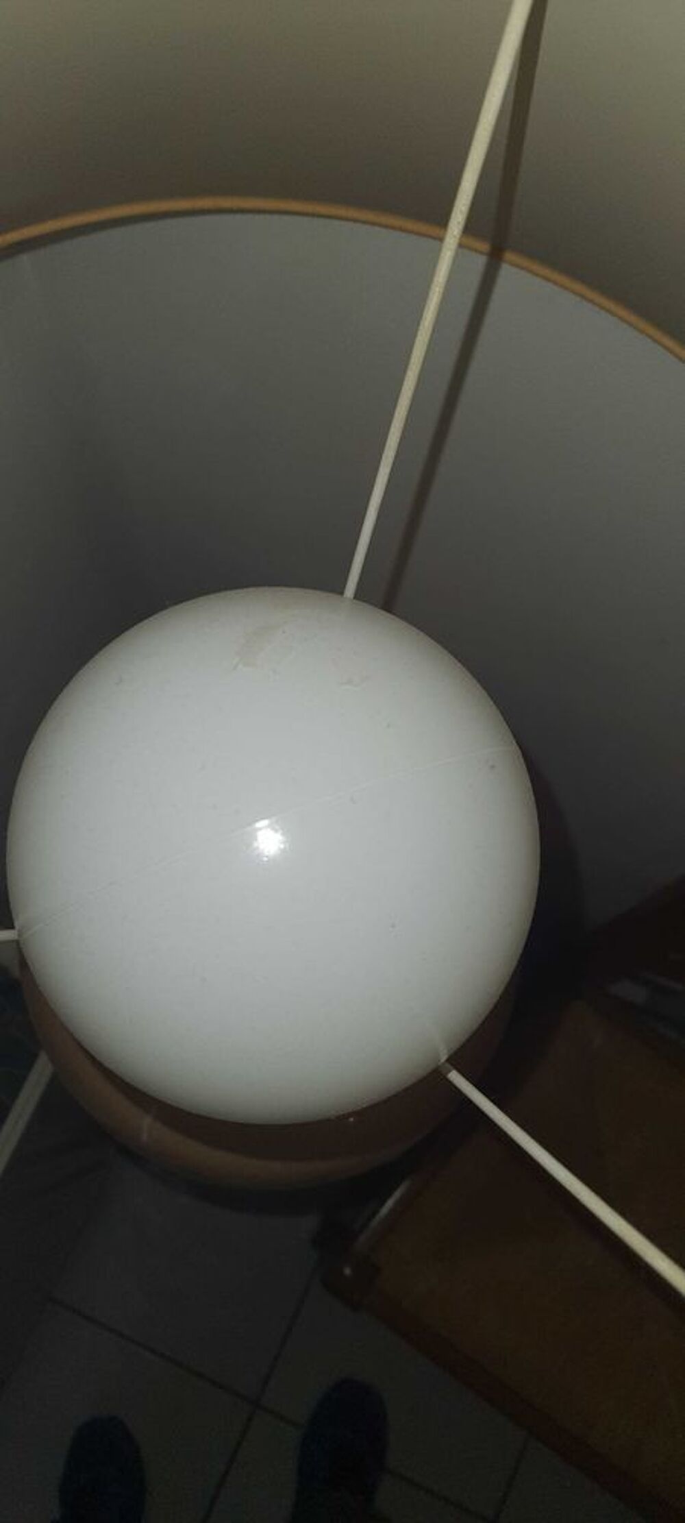 fauteuil et lampe Meubles
