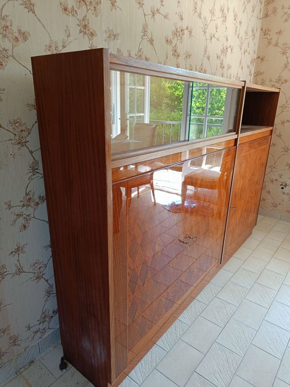 Buffet "lit escamotable"
Meubles