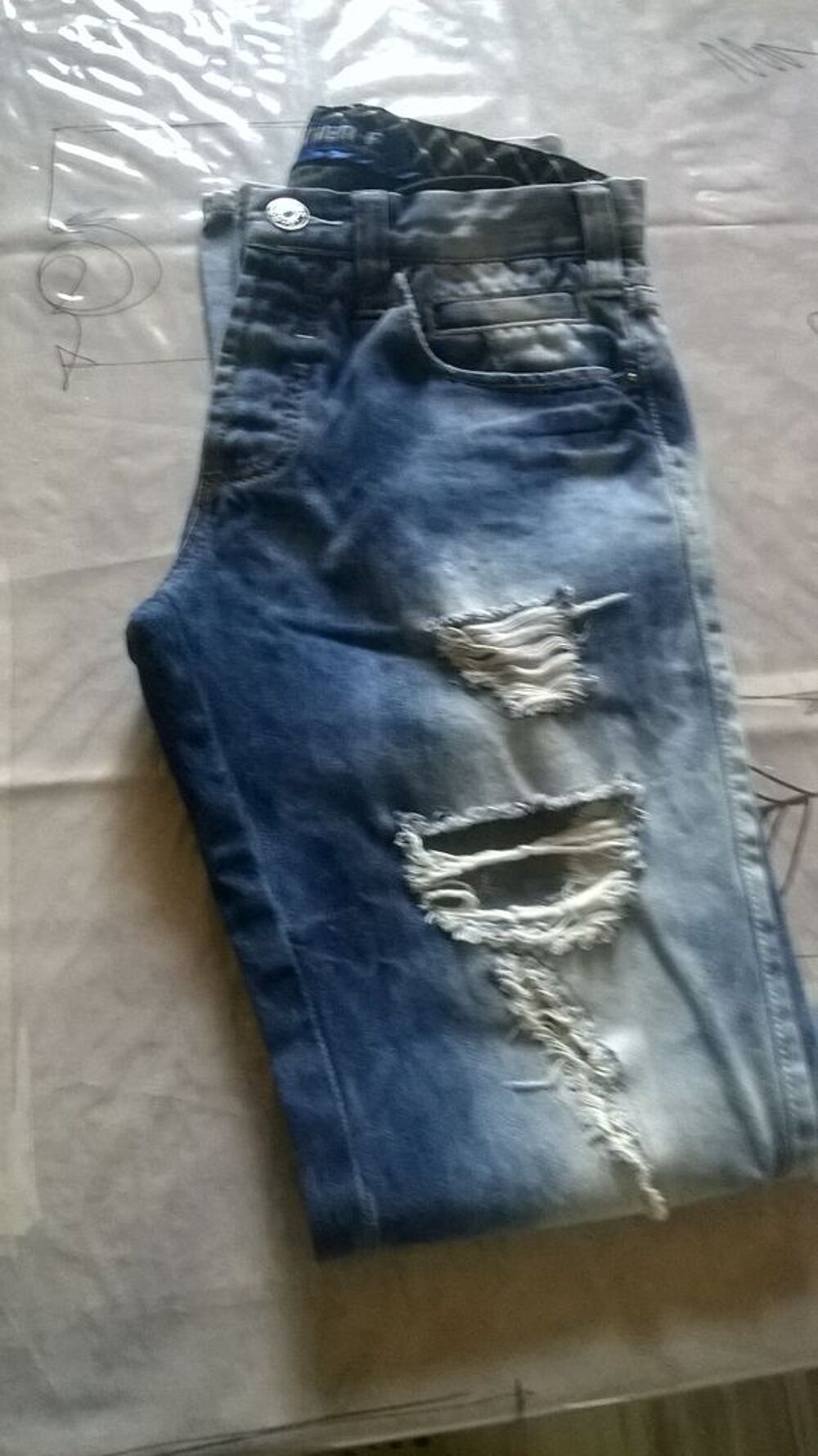 Jeans brother-f 
Super &eacute;tat et propre lav&eacute;
Vtements