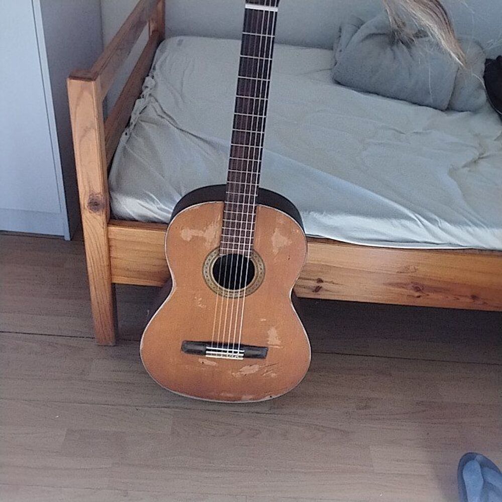 D&eacute;barras, appartement Instruments de musique
